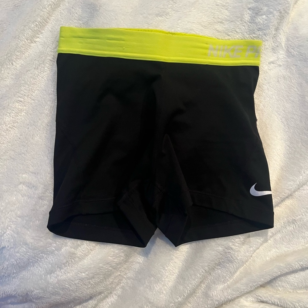 Nike pro shorts (S)